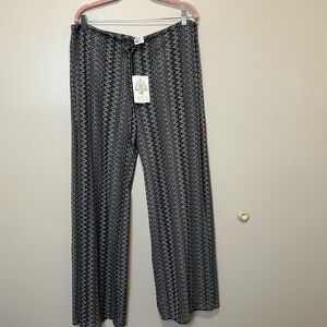 BECCA Swim by Rebecca Virtue Black and Gray Swim Split Leg Pants. Size L NWT